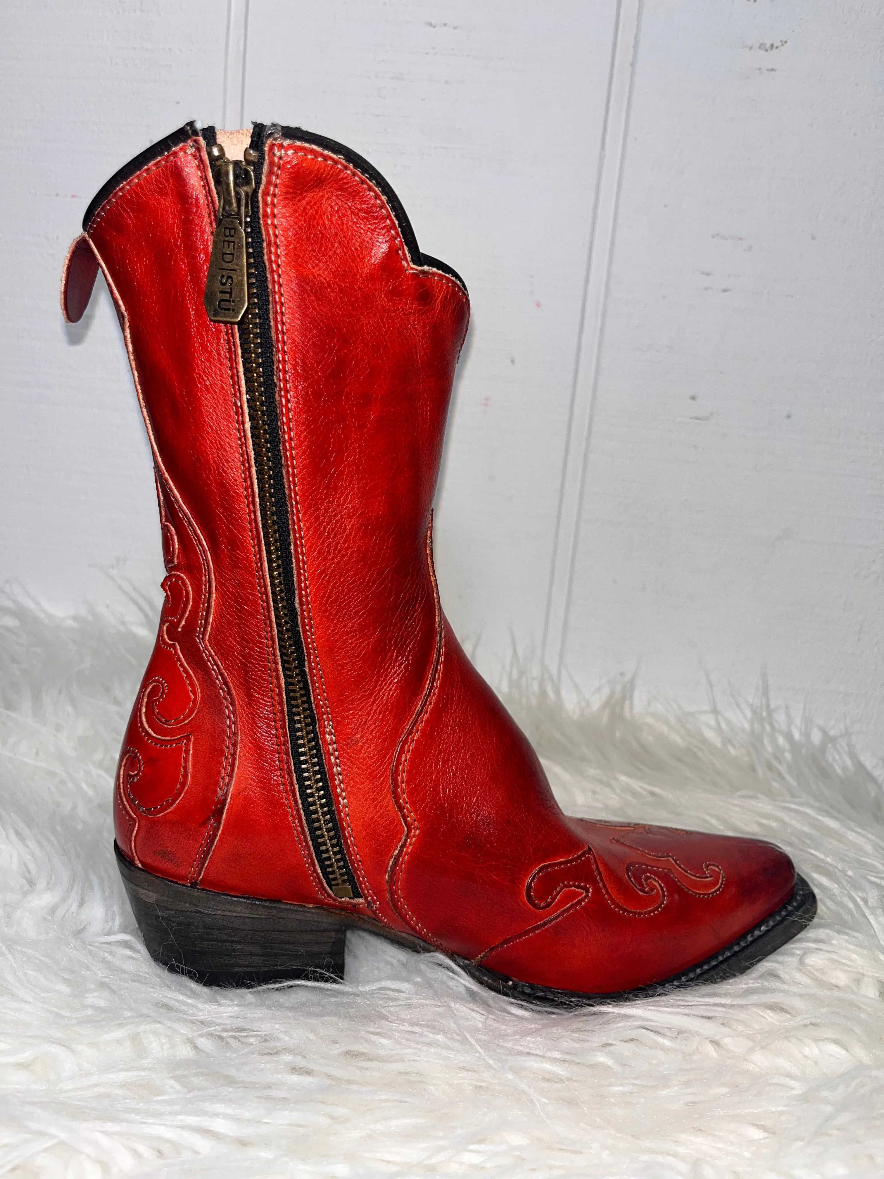 Bed Stu Women's Deuce Red Rustic Snip Toe Cowgirl Boot F328041-RDRS