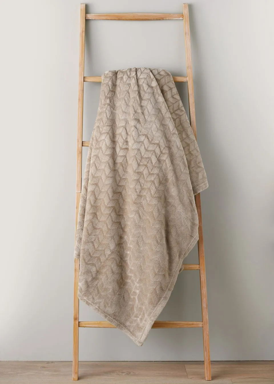 Beige Embossed Fleece Throw (200cm x 250cm)