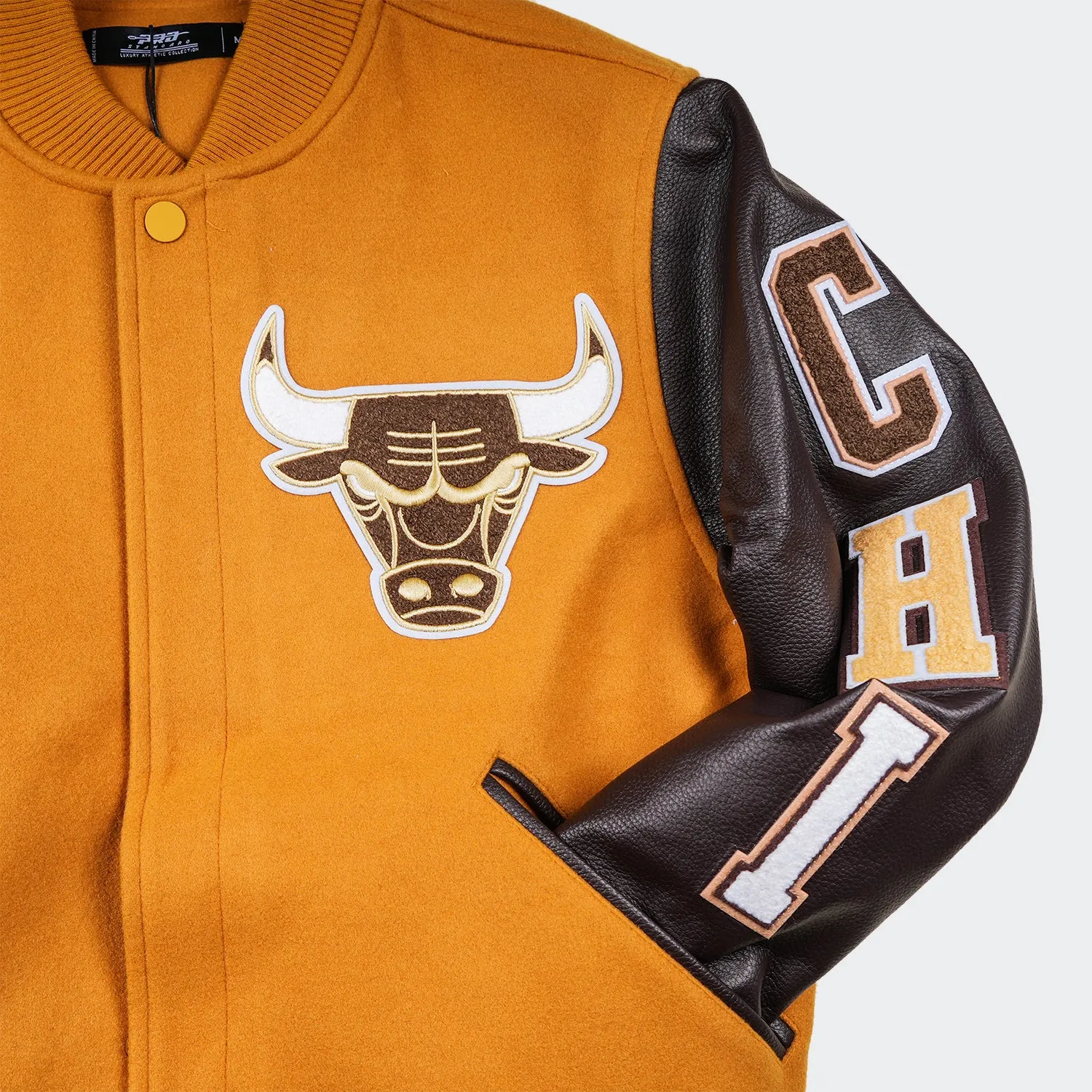 Men’s Pro Standard Chicago Bulls Varsity Jacket Brown