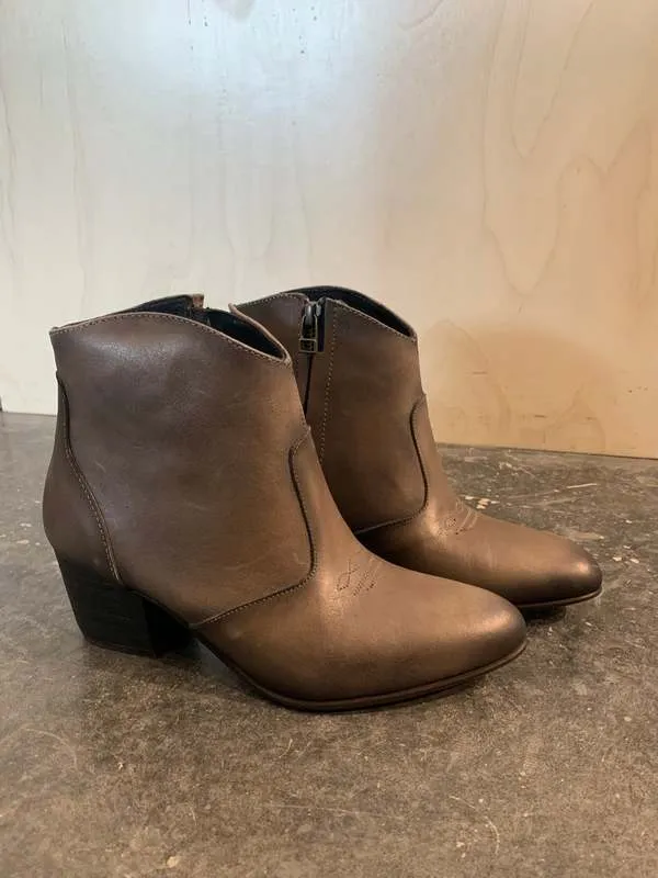 Western Jill Ankle Boot - Brown/Grey