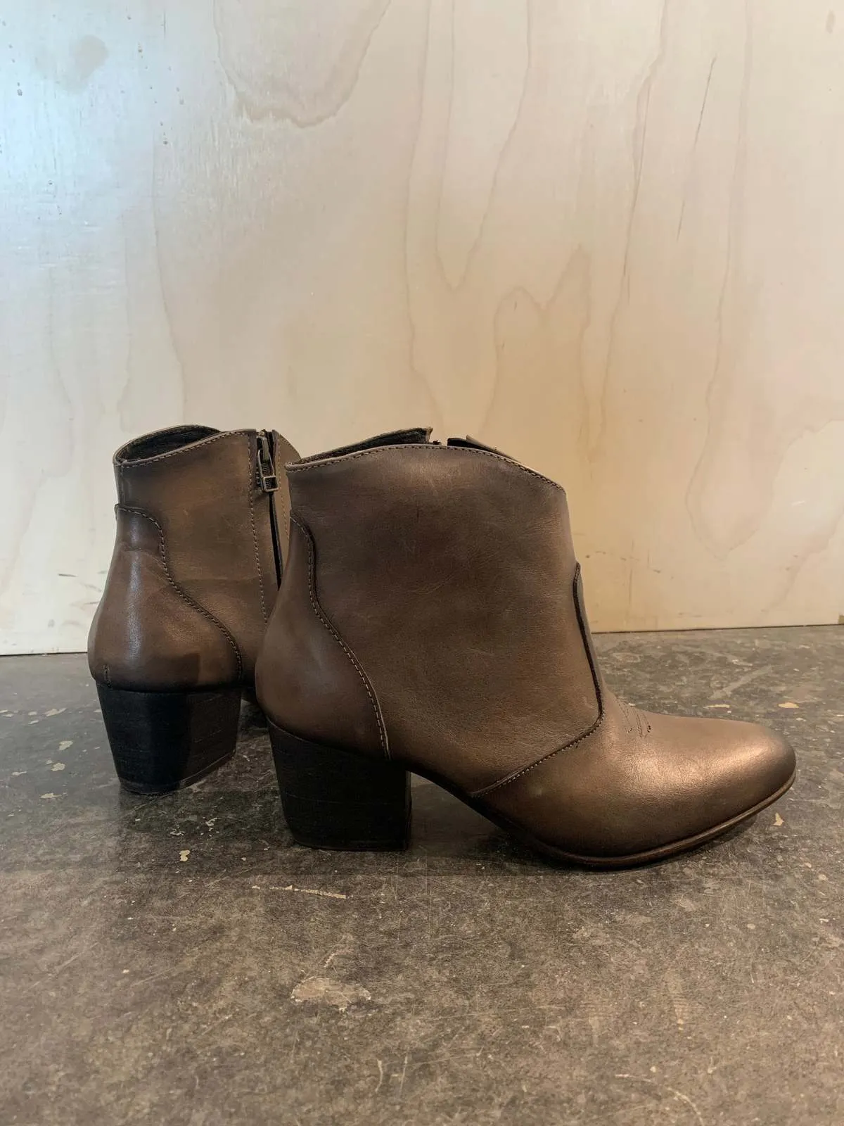 Western Jill Ankle Boot - Brown/Grey